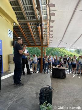 Pomoč pri urejanju športnih igrišč in igrišč pri kamniških šolah in vrtcih (1)